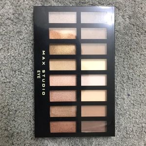 Max Studio Eyeshadow Palette